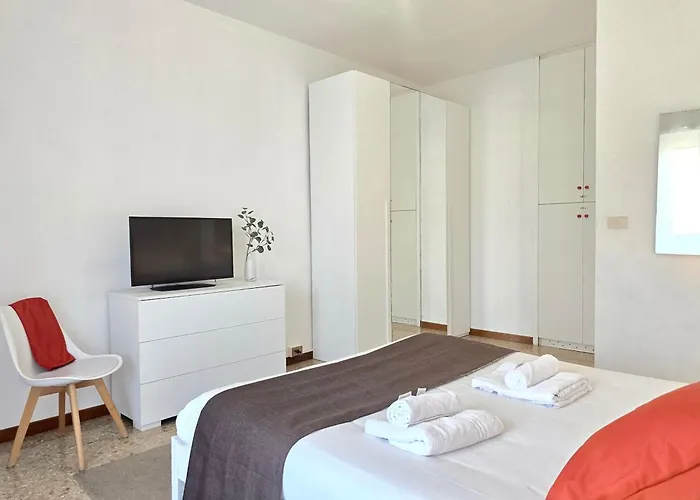 Romeway - Metro & Parking Apartamento